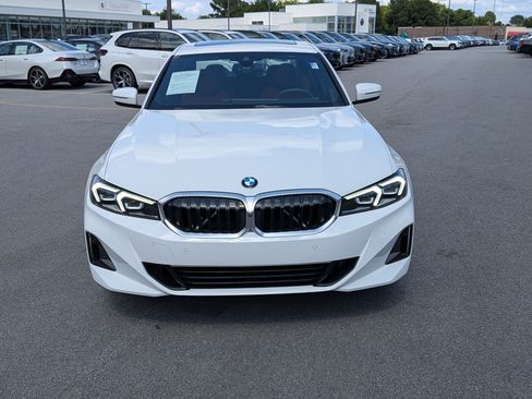 Used 2025 BMW 330i Sedan w/ Premium Package RWD image 8