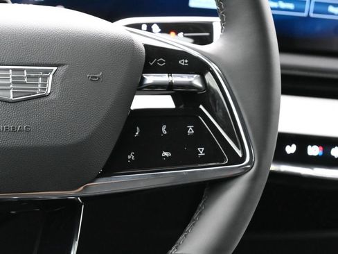 New 2027 Cadillac Optiq Premium Sport w/ LPO, Floor Liner Package AWD/4WD image 15
