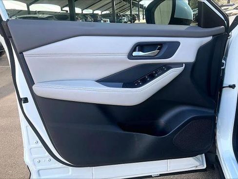 Certified 2023 Nissan Rogue SV w/ SV Premium B Package image 22