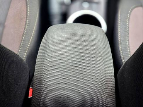 Used 2019 Toyota Corolla LE image 20