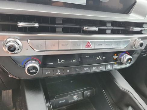 Certified 2025 Kia Telluride LX image 22