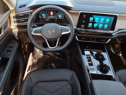 New 2026 Volkswagen Atlas SE FWD image 12