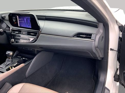Used 2024 Lexus ES 350 w/ Premium Package FWD image 19
