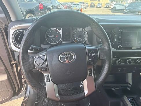 Used 2020 Toyota Tacoma SR5 RWD image 19