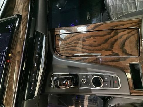 Used 2021 Cadillac Escalade Sport Platinum w/ Heavy-Duty Trailer Package AWD/4WD image 19