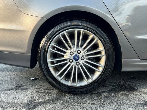 Used 2014 Ford Fusion SE w/ Equipment Group 202A FWD image 7