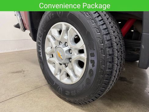 Used 2023 Chevrolet Silverado 2500 LT w/ Convenience Package AWD/4WD image 8