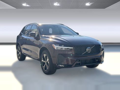 Used 2026 Volvo XC60 B5 Core w/ Climate Package AWD/4WD image 7
