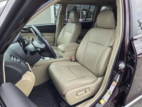 Used 2013 Toyota Highlander SE AWD/4WD image 7
