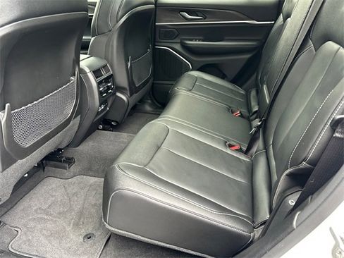 Used 2022 Jeep Grand Cherokee Limited 4xe image 11