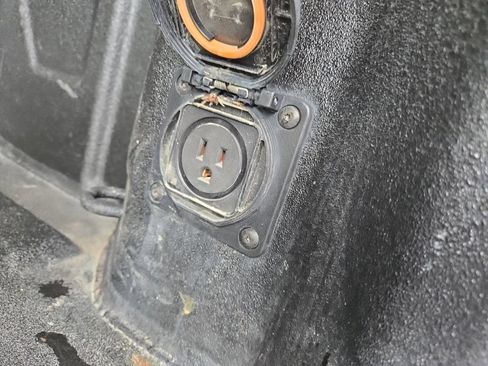 Used 2022 GMC Sierra 1500 AT4X AWD/4WD image 11