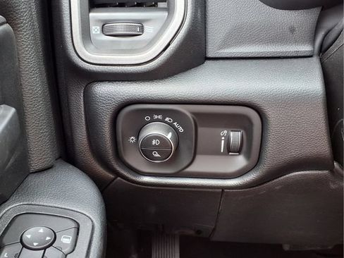 New 2026 RAM 2500 Tradesman AWD/4WD image 12