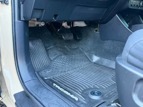 Used 2020 Toyota Tacoma TRD Off-Road w/ Technology Package AWD/4WD image 73