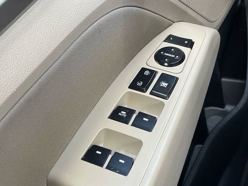 Used 2020 Hyundai Elantra Value Edition image 12