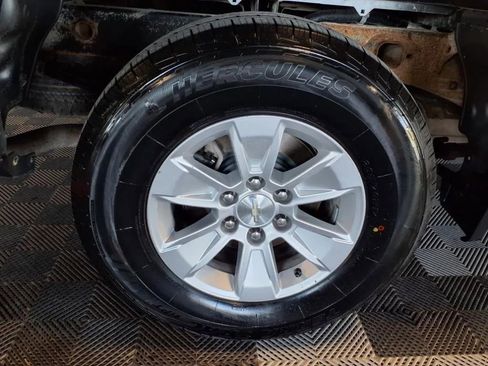 Used 2021 Chevrolet Silverado 1500 LT w/ Safety Package II image 8