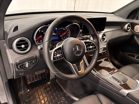 Used 2022 Mercedes-Benz GLC 300 4MATIC Coupe image 10