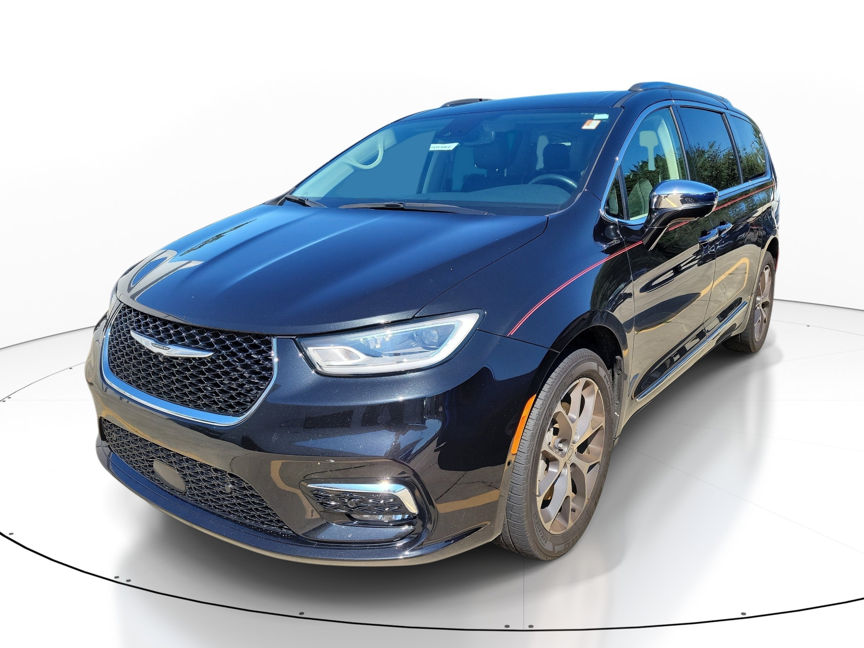 Used 2021 Chrysler Pacifica Limited w/ Premium & Safety Sphere Group AWD/4WD image 3