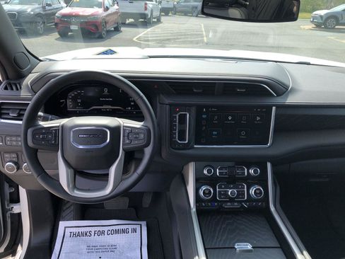 Used 2024 GMC Yukon XL Denali AWD/4WD image 16