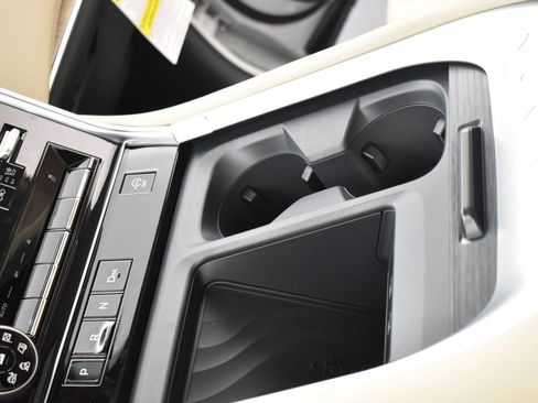 New 2026 Nissan Armada Platinum image 23