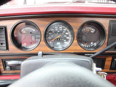 Used 1992 Dodge D/W Truck 150 image 15