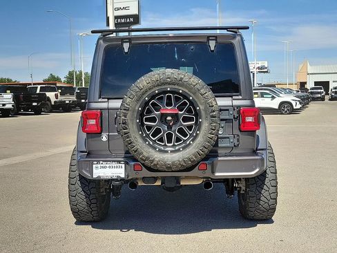 Used 2020 Jeep Wrangler Unlimited Sahara AWD/4WD image 9