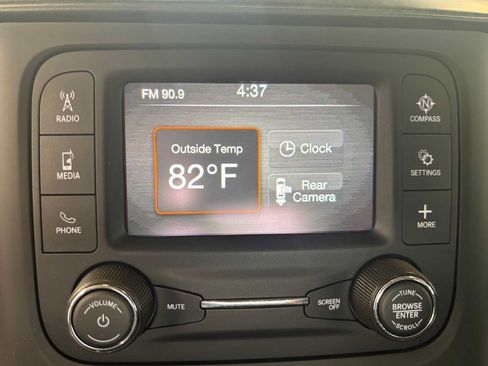 Used 2020 RAM 1500 HFE RWD image 23