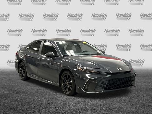 Used 2025 Toyota Camry SE w/ Convenience Package FWD image 2