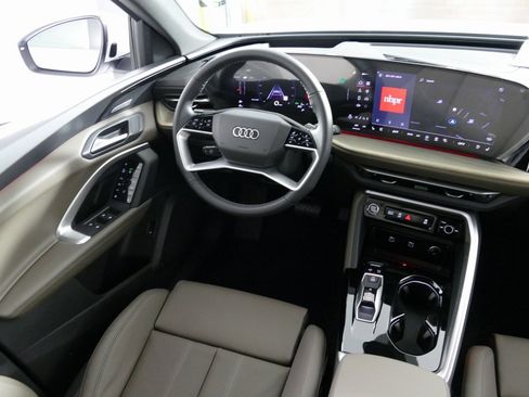 New 2025 Audi Q5 Premium Plus image 23