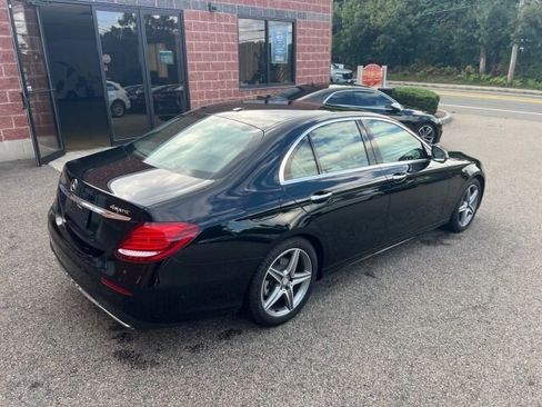 Used 2017 Mercedes-Benz E 300 4MATIC image 5