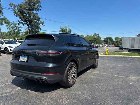 Used 2023 Porsche Cayenne Platinum Edition AWD/4WD image 4