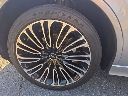 Used 2021 Lincoln Aviator Black Label w/ Dynamic Handling Package image 9