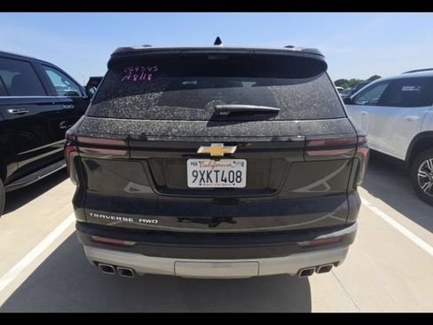 Used 2026 Chevrolet Traverse LT w/ Driver Confidence Package AWD/4WD image 4