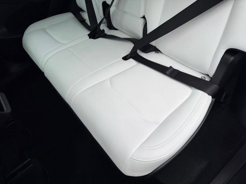 Used 2024 Tesla Model Y Long Range image 43