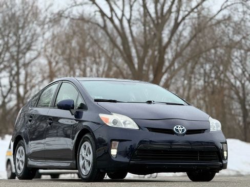 Used 2014 Toyota Prius Four w/ Solar Roof Package image 2
