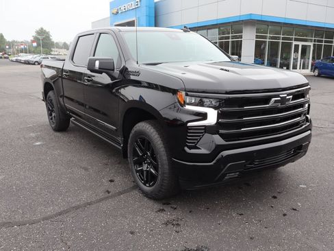 New 2026 Chevrolet Silverado 1500 High Country w/ Midnight Edition AWD/4WD image 2