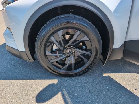 Used 2026 Toyota C-HR AWD/4WD image 30