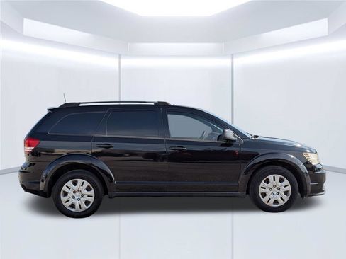 Used 2019 Dodge Journey SE FWD image 7