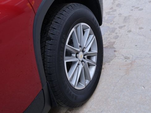 Used 2023 Chevrolet Traverse LT image 42