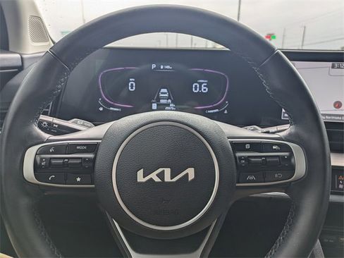Used 2024 Kia Sportage EX image 32