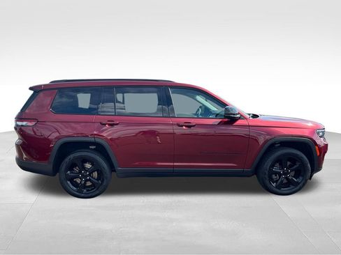 Used 2024 Jeep Grand Cherokee L Limited w/ Black Appearance Package AWD/4WD image 6