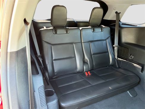 Used 2021 Ford Explorer XLT w/ Equipment Group 202A image 28