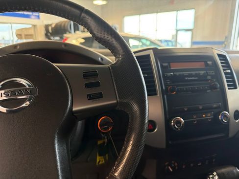 Used 2011 Nissan Frontier PRO-4X w/ Pro-4x Luxury Pkg AWD/4WD image 17