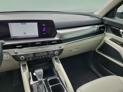 Used 2024 Kia Telluride S w/ S Sunroof Package FWD image 17