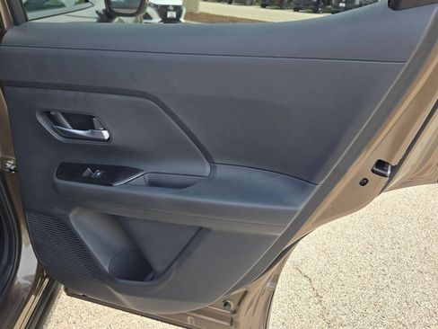 Used 2026 Nissan Kicks SR w/ SR Premium Package AWD/4WD image 8