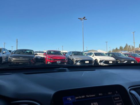 Used 2024 Chevrolet Malibu LT image 17