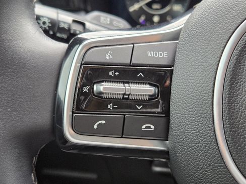 Certified 2023 Kia Sorento SX image 28