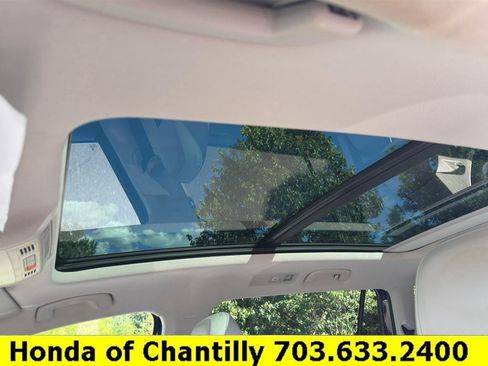 Used 2022 Volkswagen Tiguan SE AWD/4WD image 21