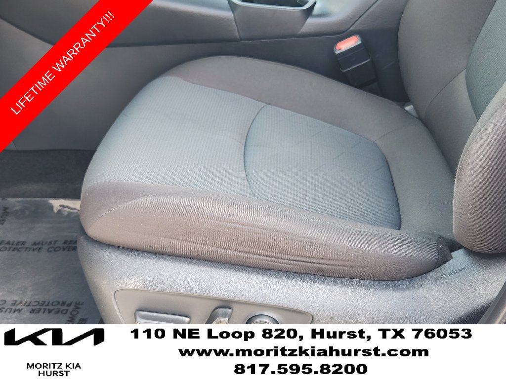 Used 2025 Toyota RAV4 XLE AWD/4WD image 28