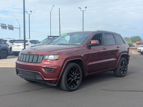 Used 2020 Jeep Grand Cherokee Altitude image 2