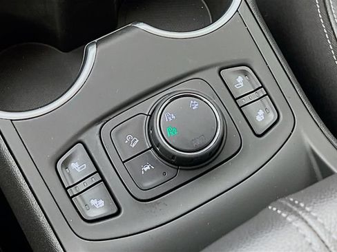 Used 2022 GMC Terrain SLT w/ Infotainment Package II AWD/4WD image 22
